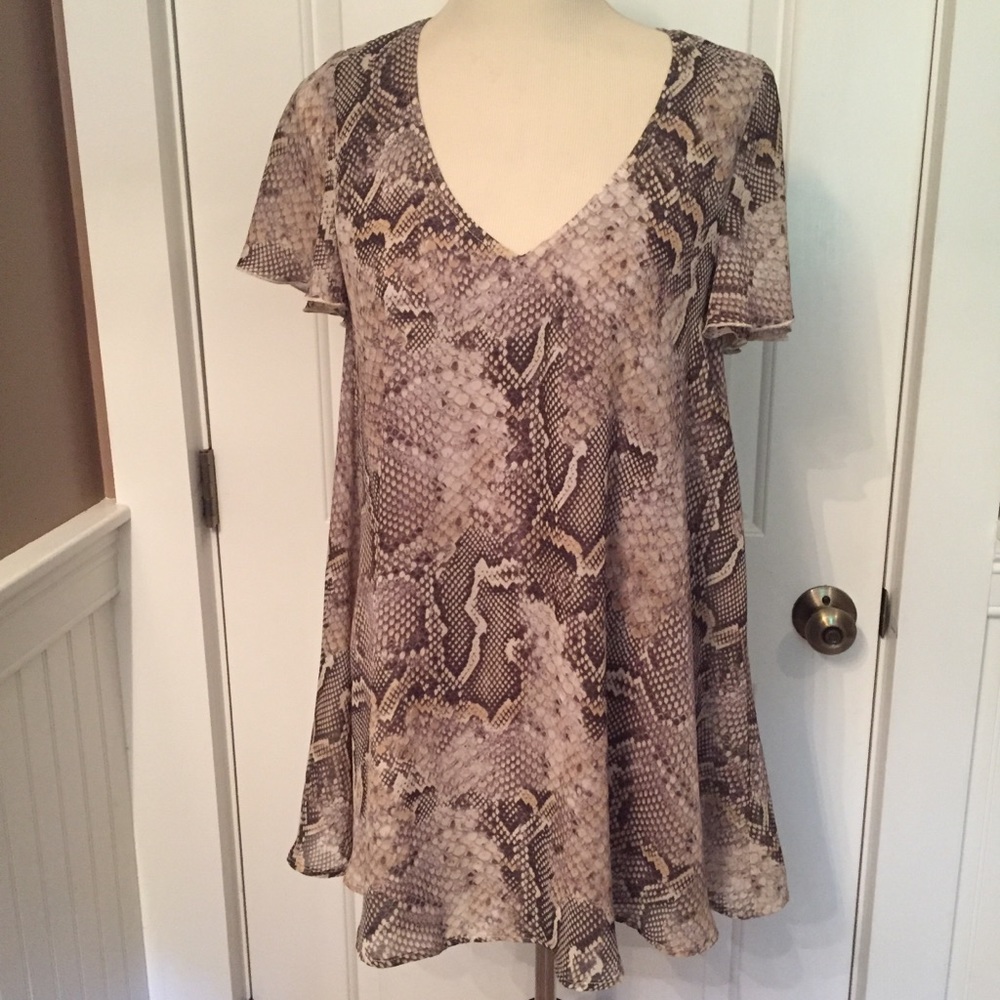 SHOW ME YOUR MUMU TOP TUNIC GRAY REPTILE PRINT Size XS